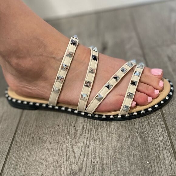 Atalina nude stud sandals - Picture 1 of 2